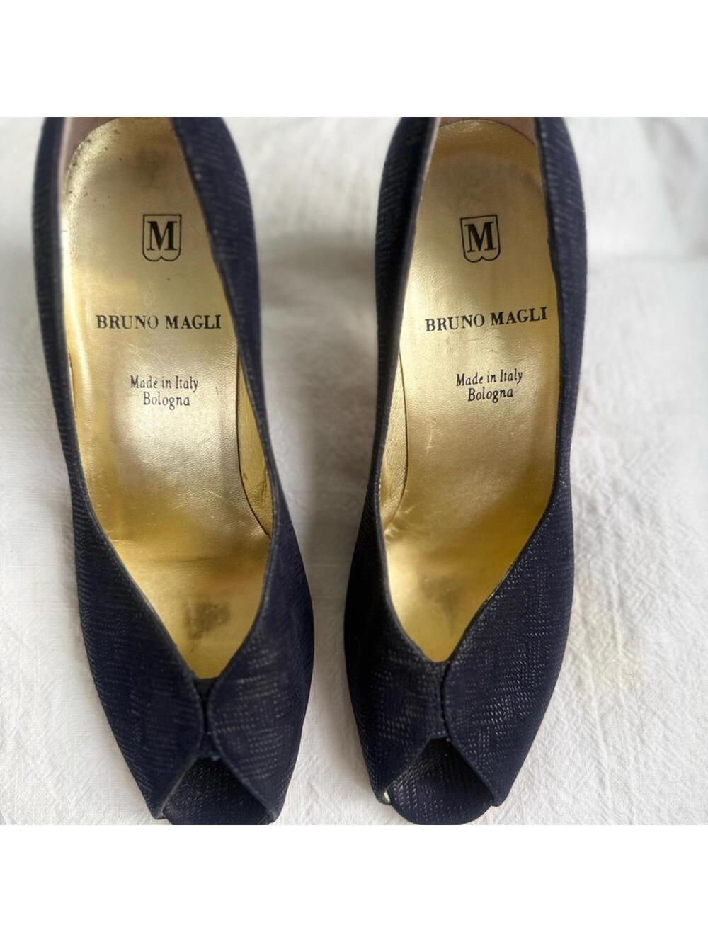 Bruno Magli Women's Black Peep Toe Heels - women’s sz 4